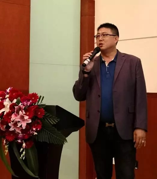 深圳市建鸿兴塑胶制品有限公司总经理  龚震